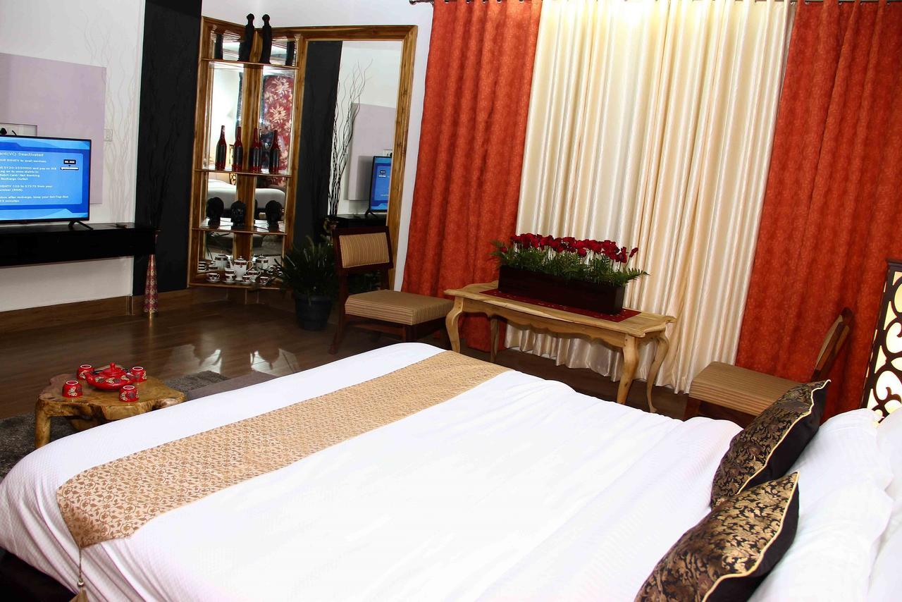 De Oriental Grand Hotel Kohima Buitenkant foto